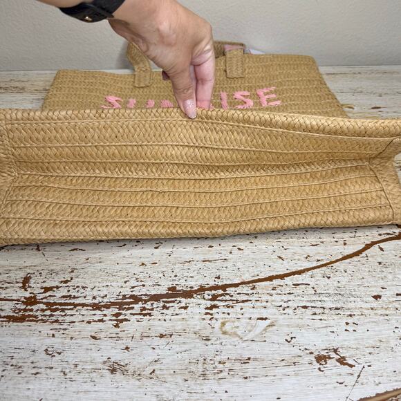 BTB Los Angeles Sunrise Suntan Sunset Embroidered Straw Tote Bag NWT - Picture 3 of 13